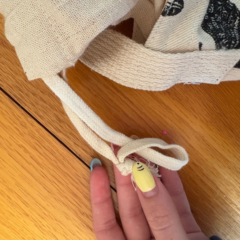 Draw String Tote Bag With Adjustable Strap, Has A… - image 3